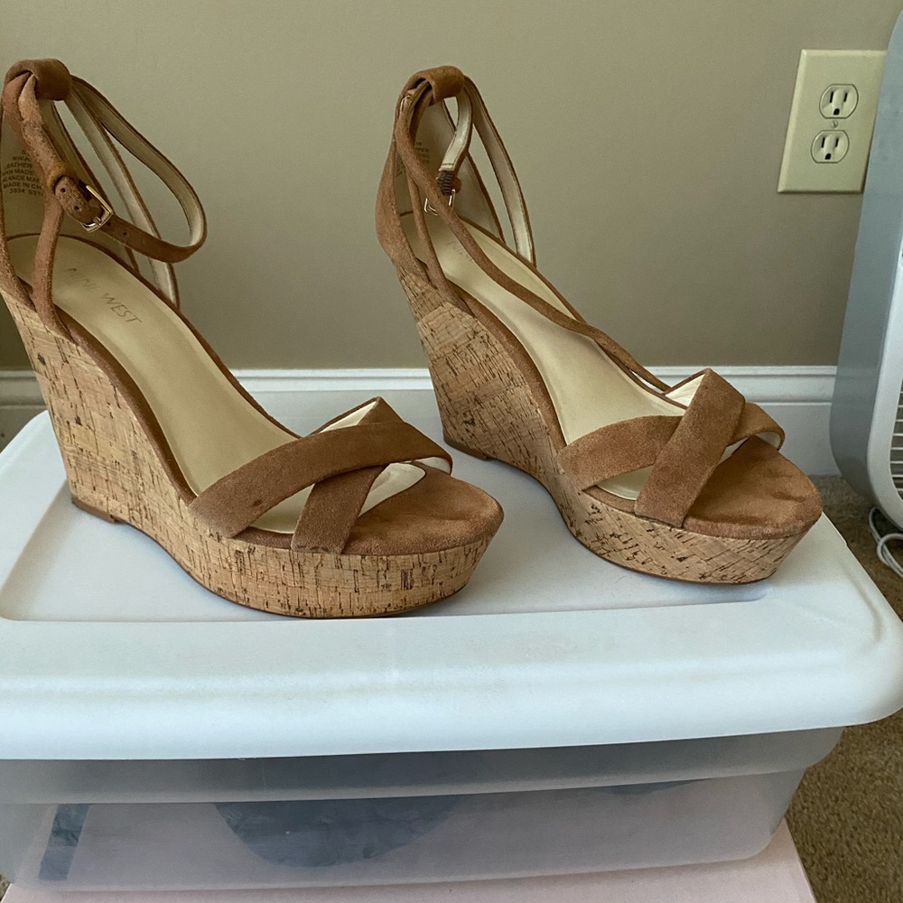 Nine West Tan Wedges